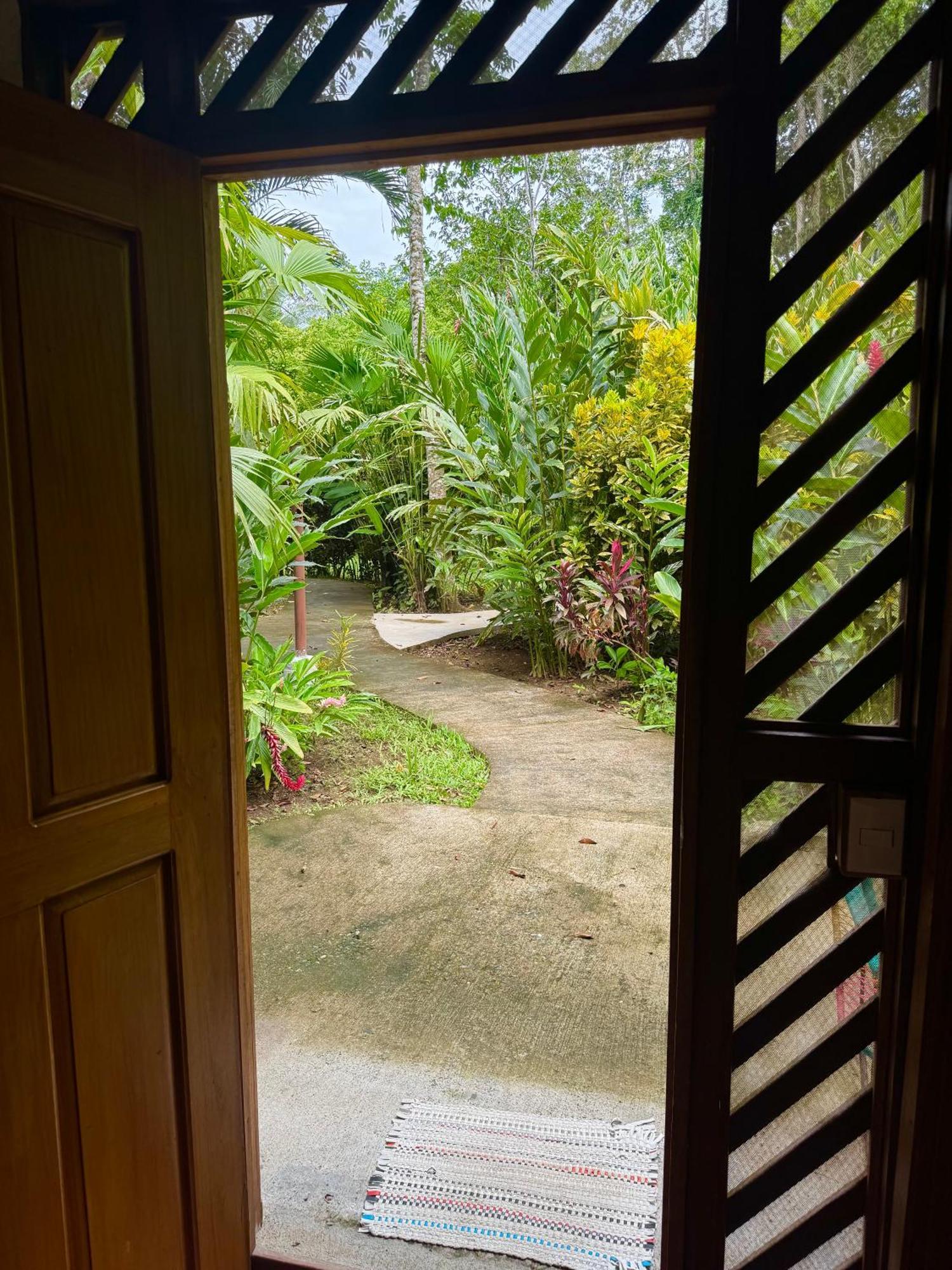 Passion Fruit Lodge *