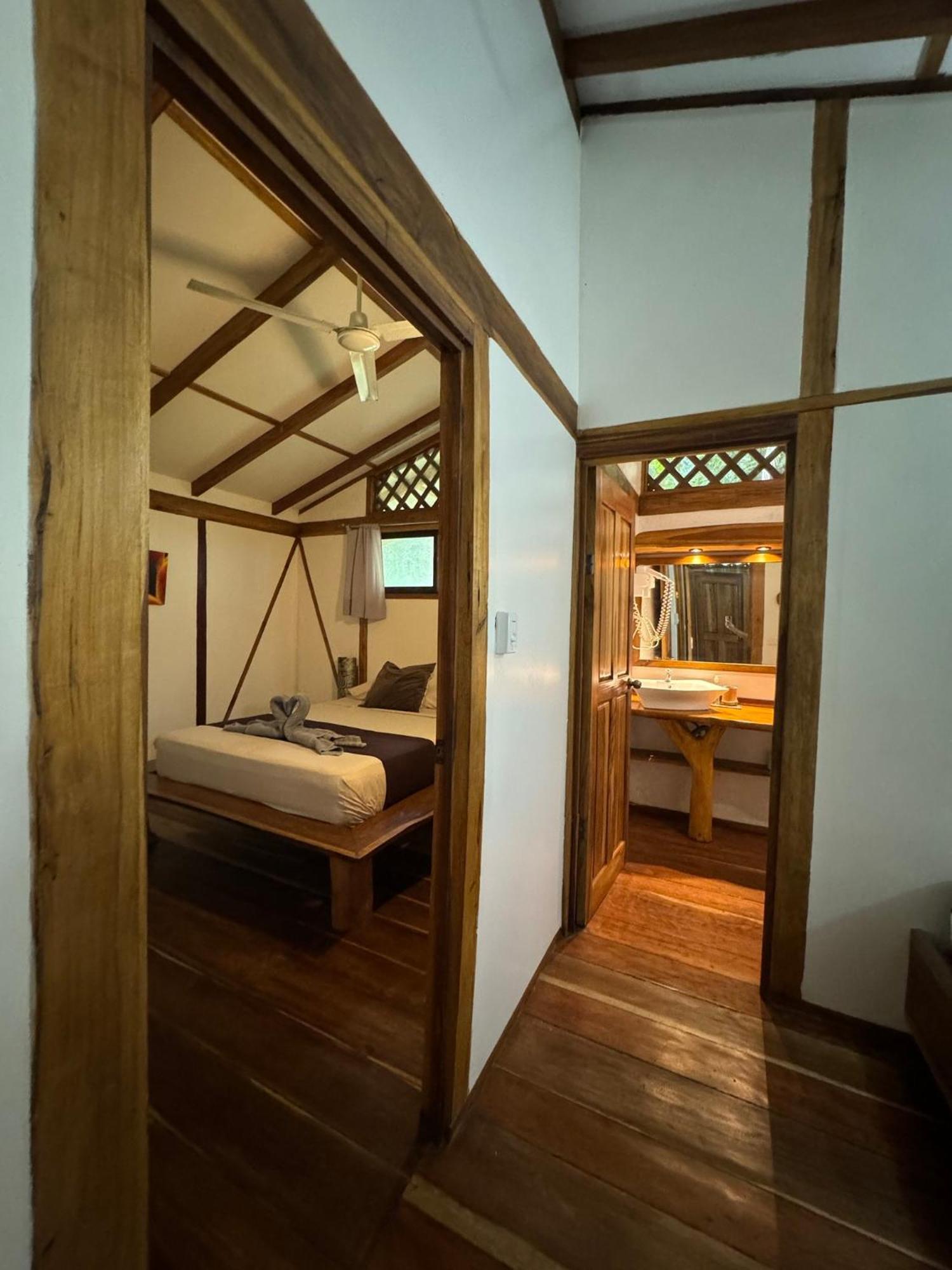 Passion Fruit Lodge *