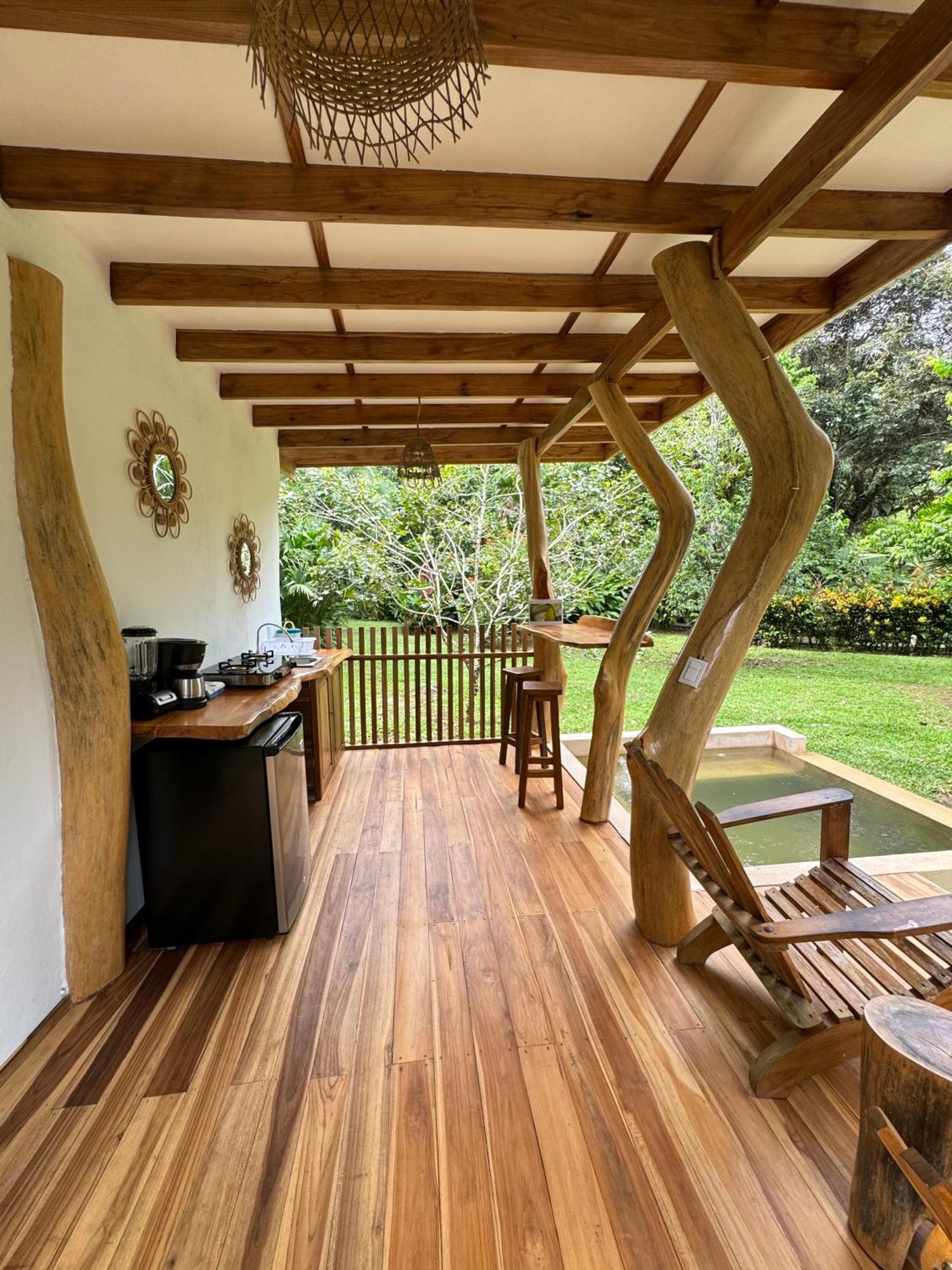 Passion Fruit Lodge *
