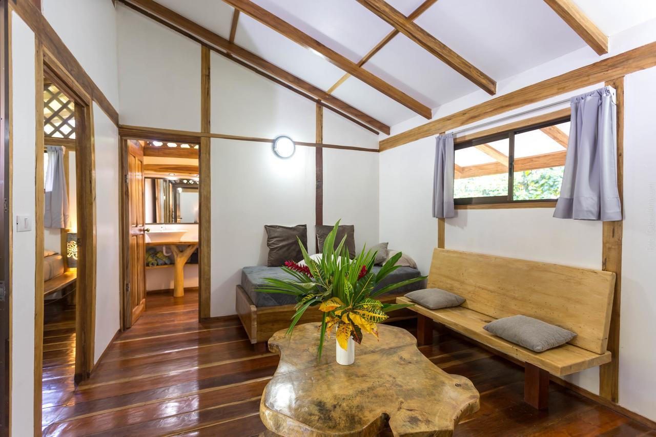 Passion Fruit Lodge *